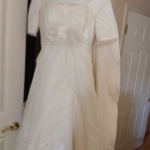 Vera wang bridal wedding dress size 6 Ivory